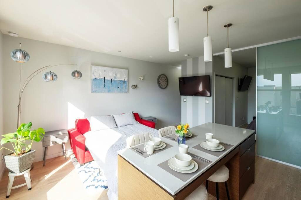 Clean 3Rd Floor 1 Bedroom Apt In Old Town China Town Victoria Exterior photo